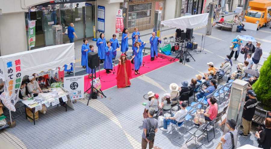 鶴見駅西口オープンカフェ